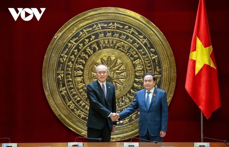 Le président de l’Assemblée nationale, Tran Thanh Man (à droite), et Zhang Quan, président de la Cour populaire suprême chinoise. Photo : VOV.