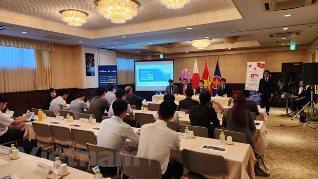 Lors de la conférence de presse pour présenter le Forum des intellectuels du Vietnam 2023 au Japon. Photo : VNA.