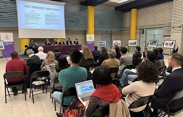 Un séminaire sur les 50 ans de relations Vietnam-France organisé dans le cadre du programme "Tremplin pour le Vietnam". Photo : VNA.