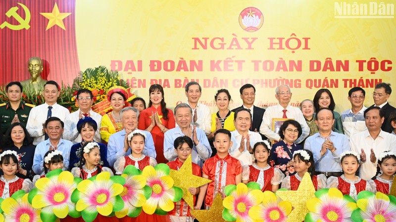 Le secrétaire général du Parti communiste du Vietnam, To Lam, participe à la Grande Fête de la solidarité nationale à Hanoi. Photo : NDEL.