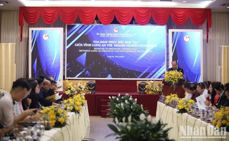 Vue générale du séminaire sur la promotion de la coopération entre Long An et les entreprises singapouriennes, le 29 novembre à Long An. Photo: NDEL.