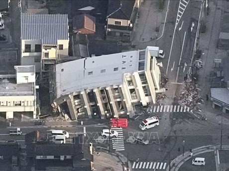 Des bâtiments détruits à Wajima, le 2 janvier 2024, après qu'un puissant tremblement de terre a frappé la préfecture d'Ishikawa. Photo : Kyodo.