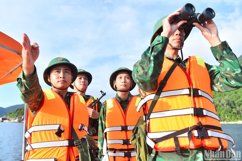 Les gardes-frontières de Cù Lao Chàm s'efforcent toujours de remplir leur mission de protéger la souveraineté nationale et de maintenir la sécurité, l’ordre et la sûreté sur la mer et les îles de la Patrie. Photo : NDEL.