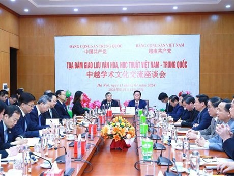 Colloque sur la coopération Vietnam - Chine dans les domaines culturel et académique, le 11 janvier à Hanoi. Photo : VNA.