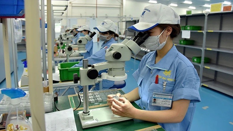 Production de composants mécaniques de précision chez Fujikin Co., Ltd., dans le parc industriel VSIP de Bac Ninh (au Nord). Photo: Dang Khoa/NDEL.