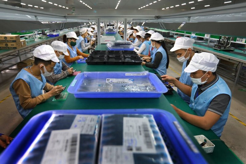 Les industries auxiliaires qui fournissent des matériaux, des composants et des pièces de rechange ont un rôle crucial à jouer pour l’économie de la ville de Hanoï. Photo: VNA.