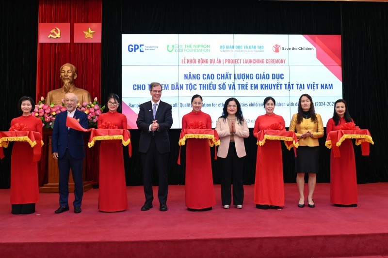 Cérémonie de lancement du projet intitulé « Améliorer la qualité de l’éducation pour les enfants handicapés et ceux issus de minorités ethniques du Vietnam », le 21 mars à Hanoi. Photo : thoidai.com.vn.