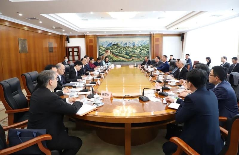 Vue générale de la séance de travail entre le ministre vietnamien du Plan et de l'Investissement, Nguyên Chi Dung, et la Commission nationale pour la réforme et le développement de Chine (NDRC), le 28 mars à Pékin. Photo : NDEL.