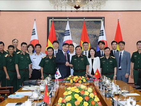 Le 11e Dialogue des politiques de défense Vietnam - République de Corée 2024, le 23 avril à Hanoï. Photo: VNA