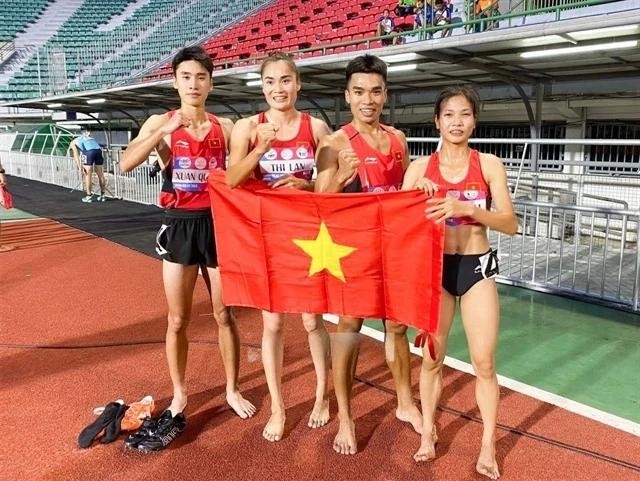 L'équipe mixte vietnamienne de 4x400m. Photo : VNA.