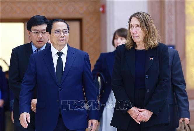 Le Premier ministre Pham Minh Chinh et la présidente du Sénat australien Sue Lines. Photo : VNA.