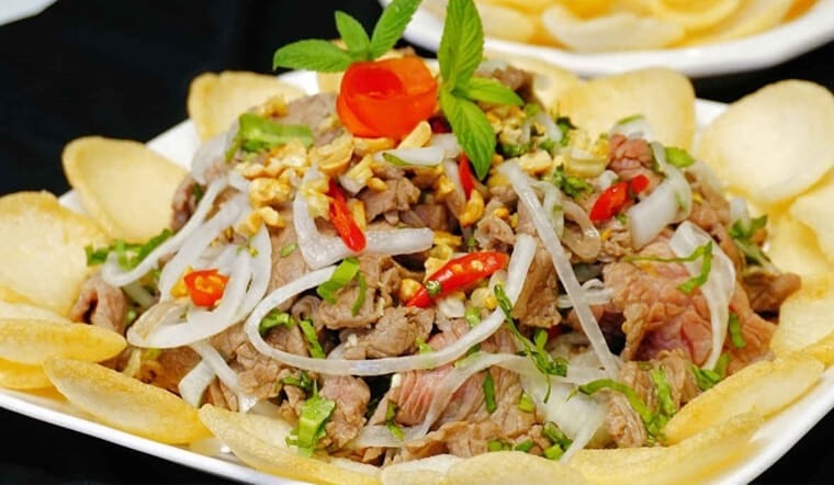 Le Goi bo (salade de bœuf). Photo : Congluan.