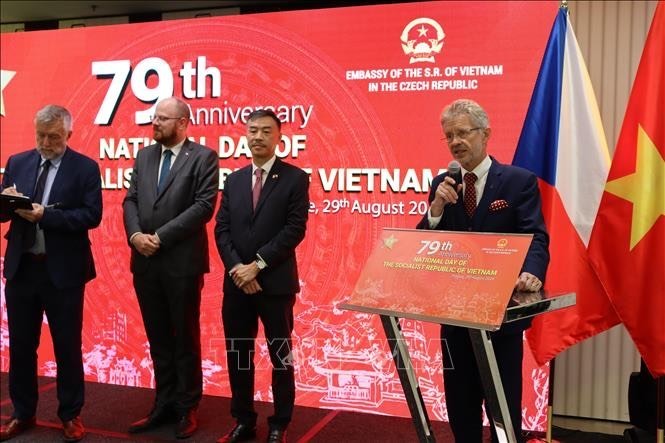 Le président du Sénat tchèque Miloš Vystrčil s'exprime à la cérémonie marquant le 79e anniversaire de la Fête nationale du Vietnam. Photo : VNA.