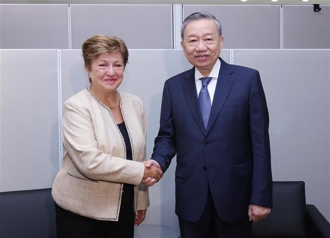 Le secrétaire général du Parti communiste du Vietnam (PCV) et président vietnamien, Tô Lâm, et la directrice générale du FMI, Kristalina Georgieva. Photo : VNA.