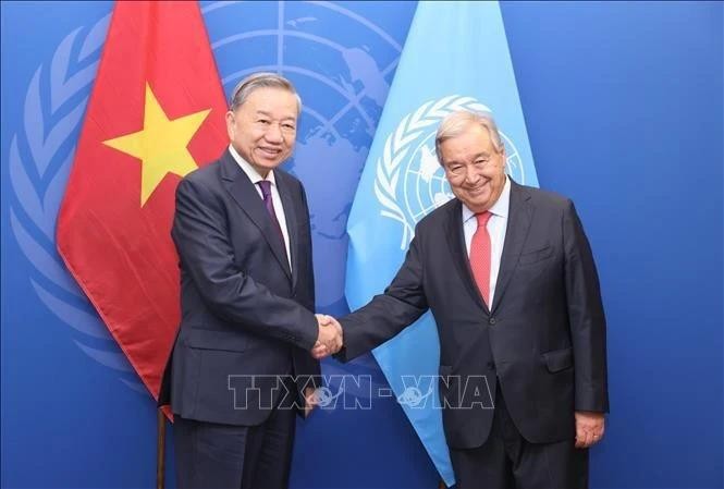 Le dirigeant Tô Lâm (à gauche) et le secrétaire général de l'ONU António Guterres. Photo : VNA.