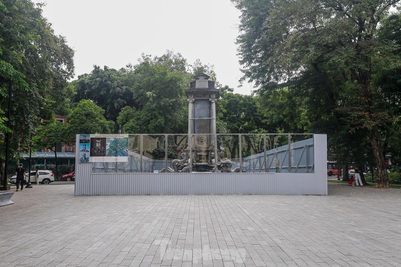 En août dernier, le Comité de gestion des projets de l’arrondissement de Hoan Kiem a commencé les travaux de restauration de la fontaine du Crapaud. Photo : tienphong.vn.