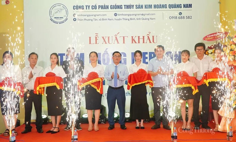 Lors de la cérémonie marquant l'exportation officielle de 2,5 millions de crevettes reproductives du Vietnam vers Taïwan (Chine). Photo: congthuong.vn