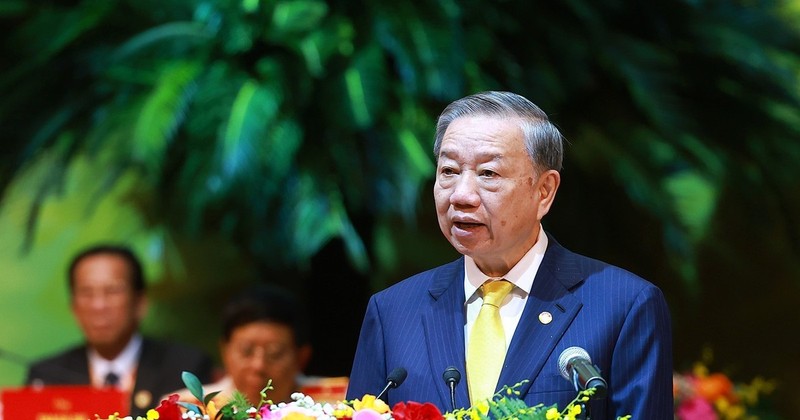 Le secrétaire général du Parti et président vietnamien To Lam prend la parole au 10e Congrès national du Front de la Patrie du Vietnam pour le mandat 2024-2029. Photo : VNA.