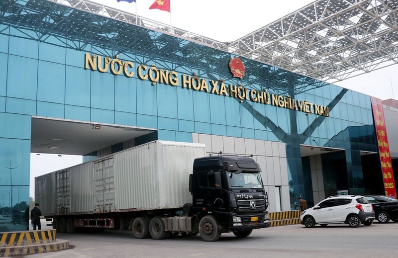 Au poste-frontière international de Mong Cai, dans la province de Quang Ninh (au Nord).