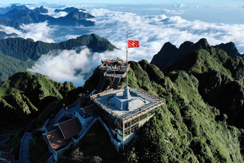 Fansipan, surnommé le "toit de l'Indochine". Photo : Ministère vietnamien de la Culture, des Sports et du Tourisme.