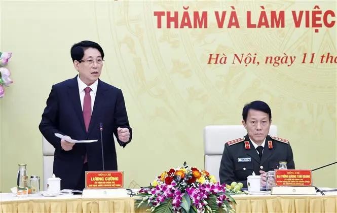 Le président vietnamien, Luong Cuong, à la séance de travail avec les responsables du ministère de la Sécurité publique le 11 décembre à Hanoï. Photo : VNA.