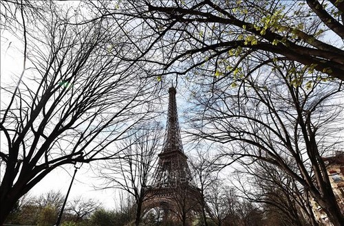 La Tour Eiffel, symbole de Paris. 