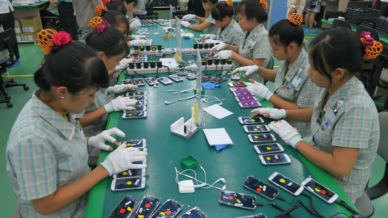 Les exportations de téléphones et de composants atteignent plus de 40 milliards de dollars. Photo : tapchitaichinh.vn