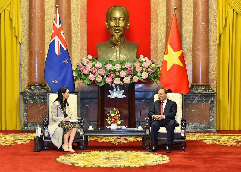 Le Président vietnamien Nguyên Xuân Phuc et la Première ministre néo-zélandaise Jacinda Ardern. Photo : VNA.