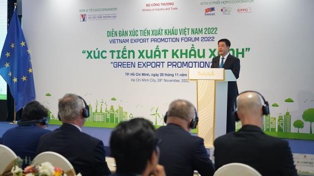 Le ministre de l'Industrie et du Commerce, Nguyên Hông Diên, prend la parole lors du forum de promotion des exportations du Vietnam 2022. Photo : kinhtevn.com 