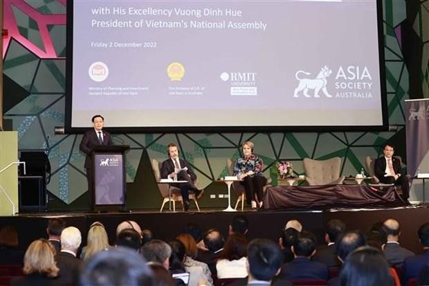 Le Président de l’Assemblée nationale du Vietnam, Vuong Dinh Huê s’adressant au Forum de coopération économique Vietnam-Australie à Melbourne, le 2 décembre. Photo: VNA