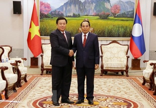 Le directeur de l'Académie politique nationale Hô Chi Minh en visite de travail au Laos