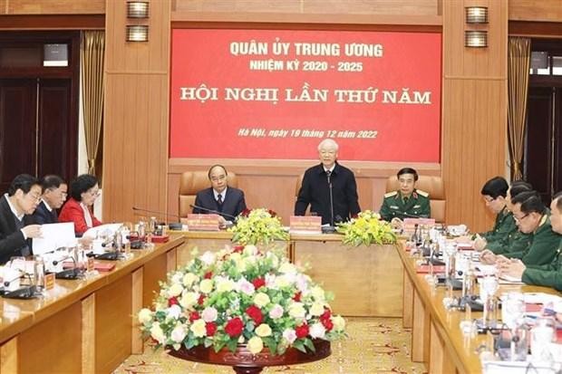 Le Secrétaire général du Parti communiste du Vietnam Nguyên Phu Trong préside la 5e réunion de la Commission militaire centrale. Photo : VNA.