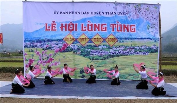 Ouverture de la fête Lùng Tùng des Thái dans la province de Lai Châu. Photo : VNA.