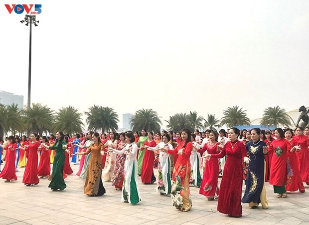 Les membres de l'Association des Femmes du district de Gia Lâm. Photo : VOV.