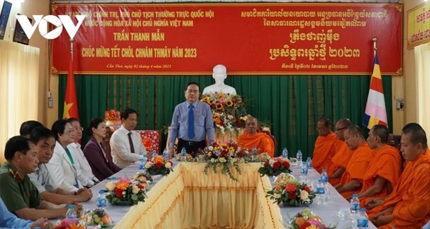 Le Vice-Président permanent de l’Assemblée nationale, Trân Thanh Mân (debout). Photo : VOV.