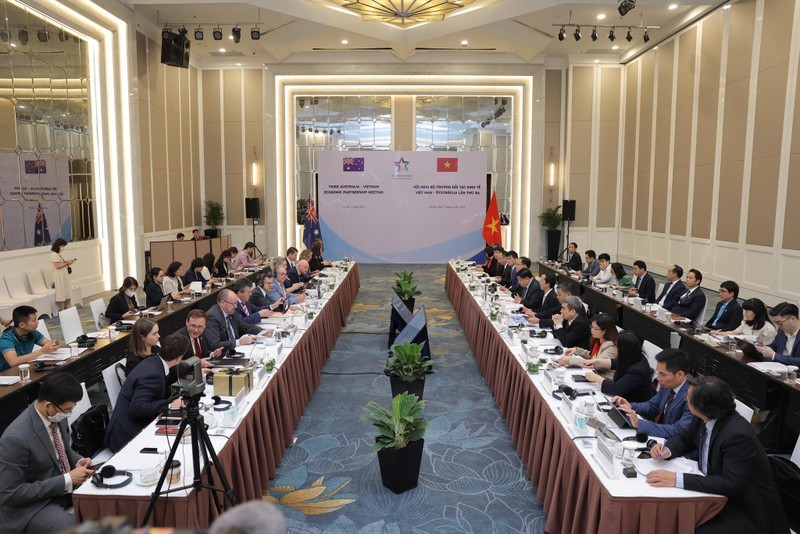 La réunion ministérielle de partenariat économique a eu lieu 17 avril à Hanoï. Photo : NDEL.