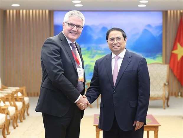 Le Premier ministre vietnamien, Pham Minh Chinh (à droite), et le directeur de l'Office fédéral de l'Agriculture (OFAG) de Suisse, Christian Hofer. Photo : VNA.