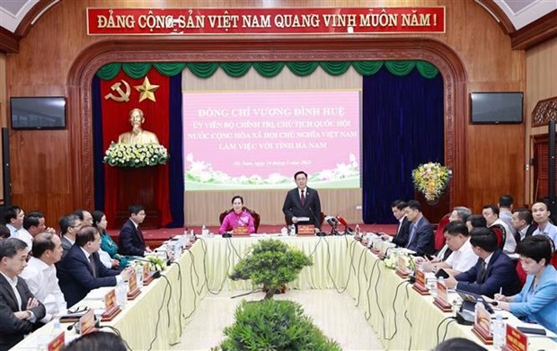 Le Président de l'Assemblée nationale, Vuong Dinh Huê, prend la parole. Photo : VNA.