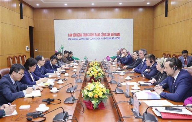 Vue générale de la séance de travail entre la délégatipon vietnamienne et la délégation du Parti social-démocrate allemand. Photo : VNA.