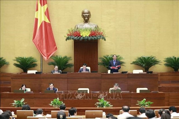 Le vice-président de l'Assemblée nationale, Trân Quang Phuong, préside la séance. Photo : VNA.