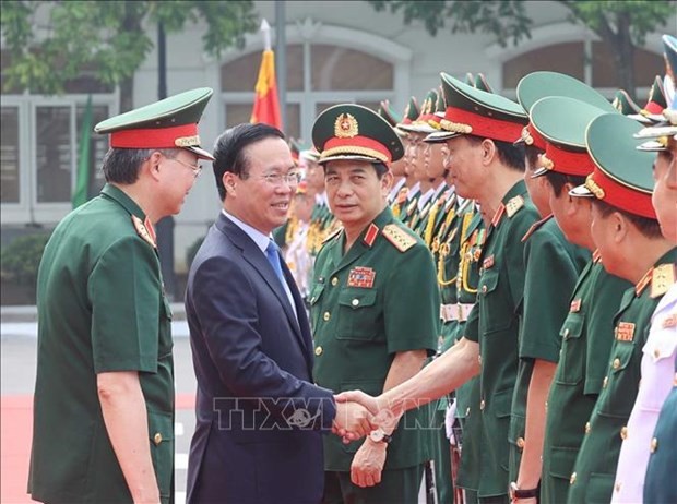 Le Président Vo Van Thuong se rend au siège de l’Administration de recherche et de sauvetage. Photo : VNA.