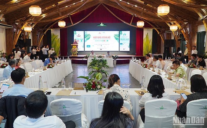 La conférence de presse pour annoncer le programme de promotion du tourisme de Quang Nam. Photo : VNA.
