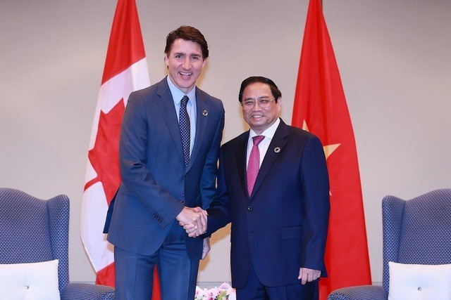 Le Premier ministre vietnamien, Pham Minh Chinh (à droite) rencontre le Premier ministre canadien, Justin Trudeau, en marge du Sommet du G7 élargi à Hiroshima, au Japon, en mai 2023. Photo : baoquocte.vn