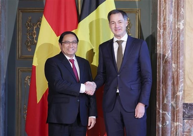 Le Premier ministre vietnamien, Pham Minh Chinh (à gauche) et son homologue belge Alexander De Croo, à Bruxelles, en décembre 2022. Photo : VNA.