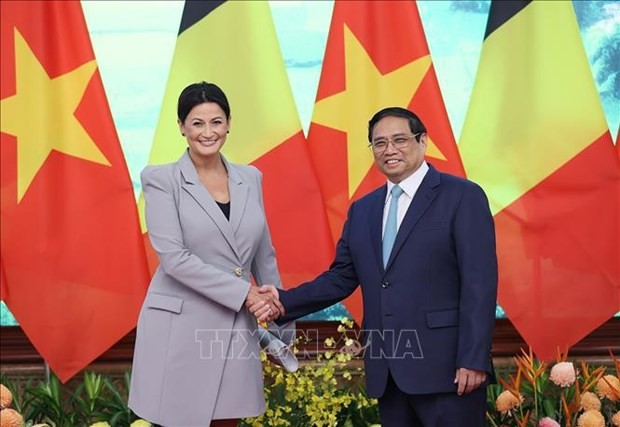 Le Premier ministre Pham Minh Chinh et la Présidente du Sénat de Belgique, Stephanie D'Hose. Photo : VNA.