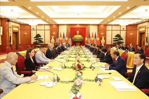 Le Secrétaire général Nguyên Phu Trong s'entretient avec le Président américain Joe Biden. Photo : VNA. 