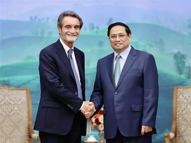Le Premier ministre Pham Minh Chinh et Attilio Fontana, président de la Lombardie (Italie). Photo : VNA.