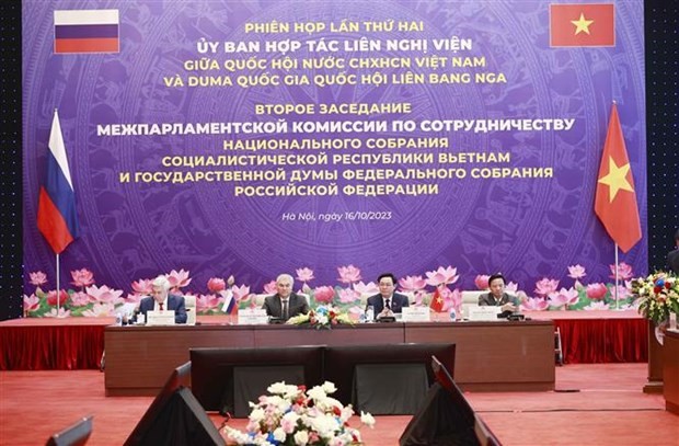 Le Président de l’Assemblée nationale du Vietnam Vuong Dinh Huê et le Président de la Douma d’État de Russie, Viatcheslav Viktorovitch Volodine, co-président la deuxième réunion du Comité de coopération interparlementaire à Hanoi. Photo: VNA