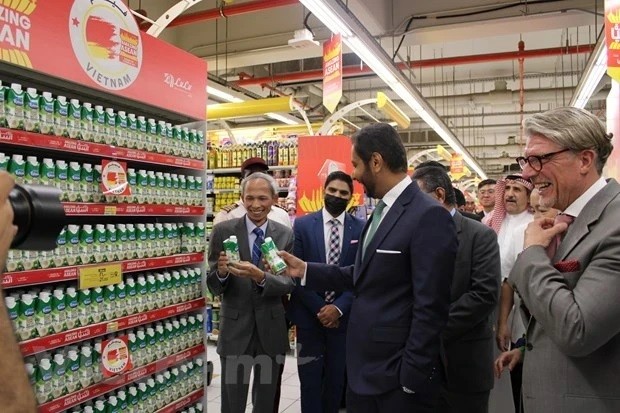 Produits vietnamiens exposés dans un supermarché en Arabie Saoudite. Photo : VNA. 