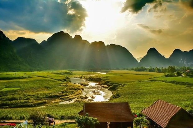 Tân Hoa, dans la province centrale de Quang Binh, a été nommé parmi les meilleurs villages touristiques 2023 par l'Organisation mondiale du tourisme. Photo : VNA.